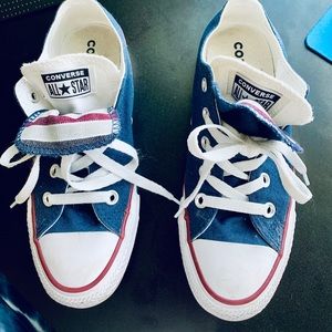 Converse tennis shoes